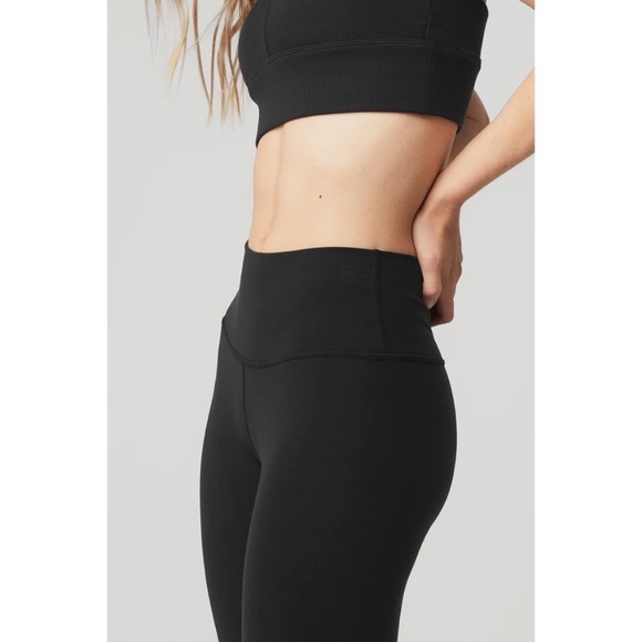 ALO Yoga 7/8 High-Waist Airbrush Legging Black - Picture 3 of 7